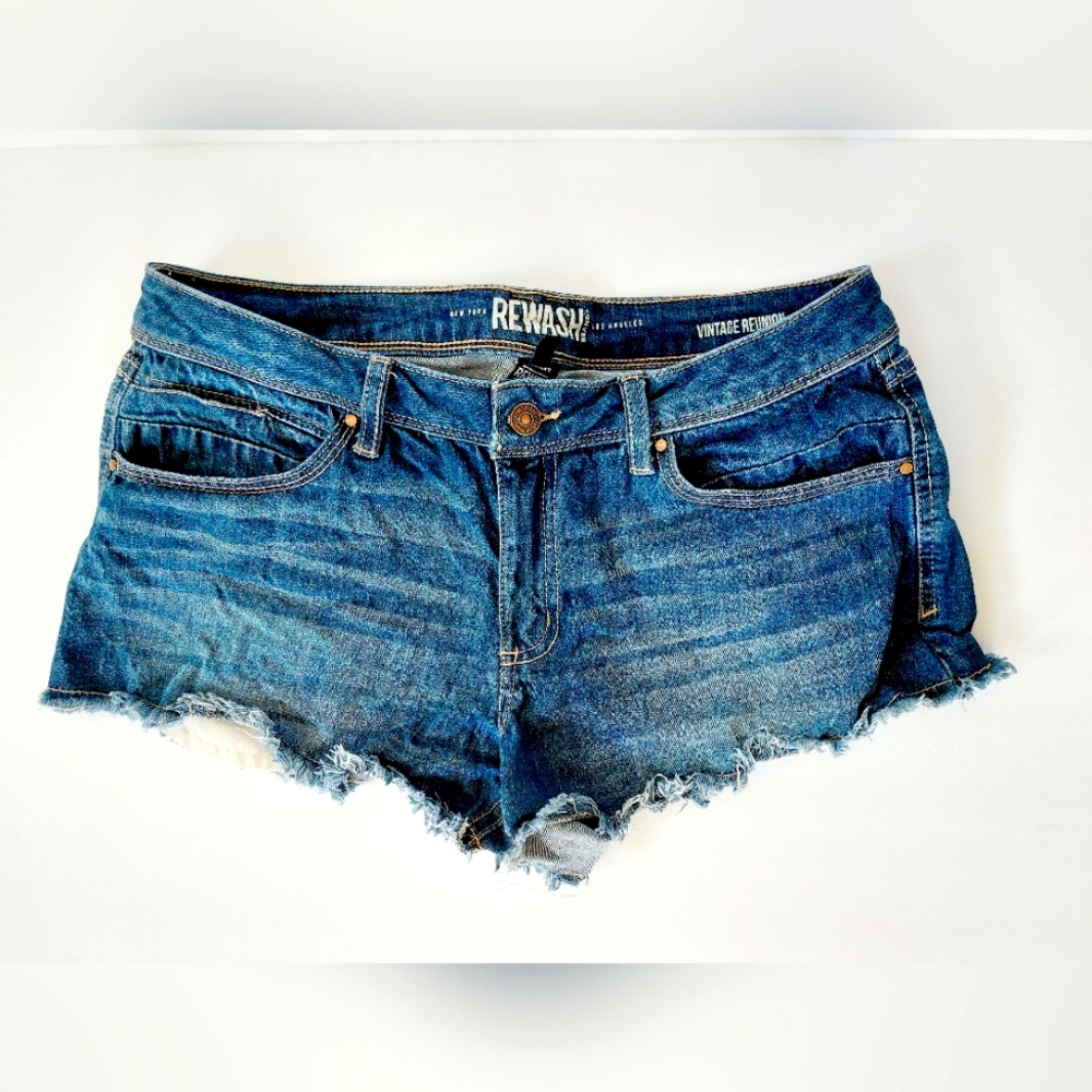 Denim Shorts Raw‎ Edge size 9 Rewash Brand Whisker Wash 2" inseam